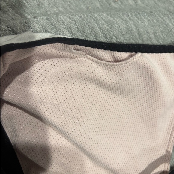 Marble Print Sports Bra - Picture 4 of 9